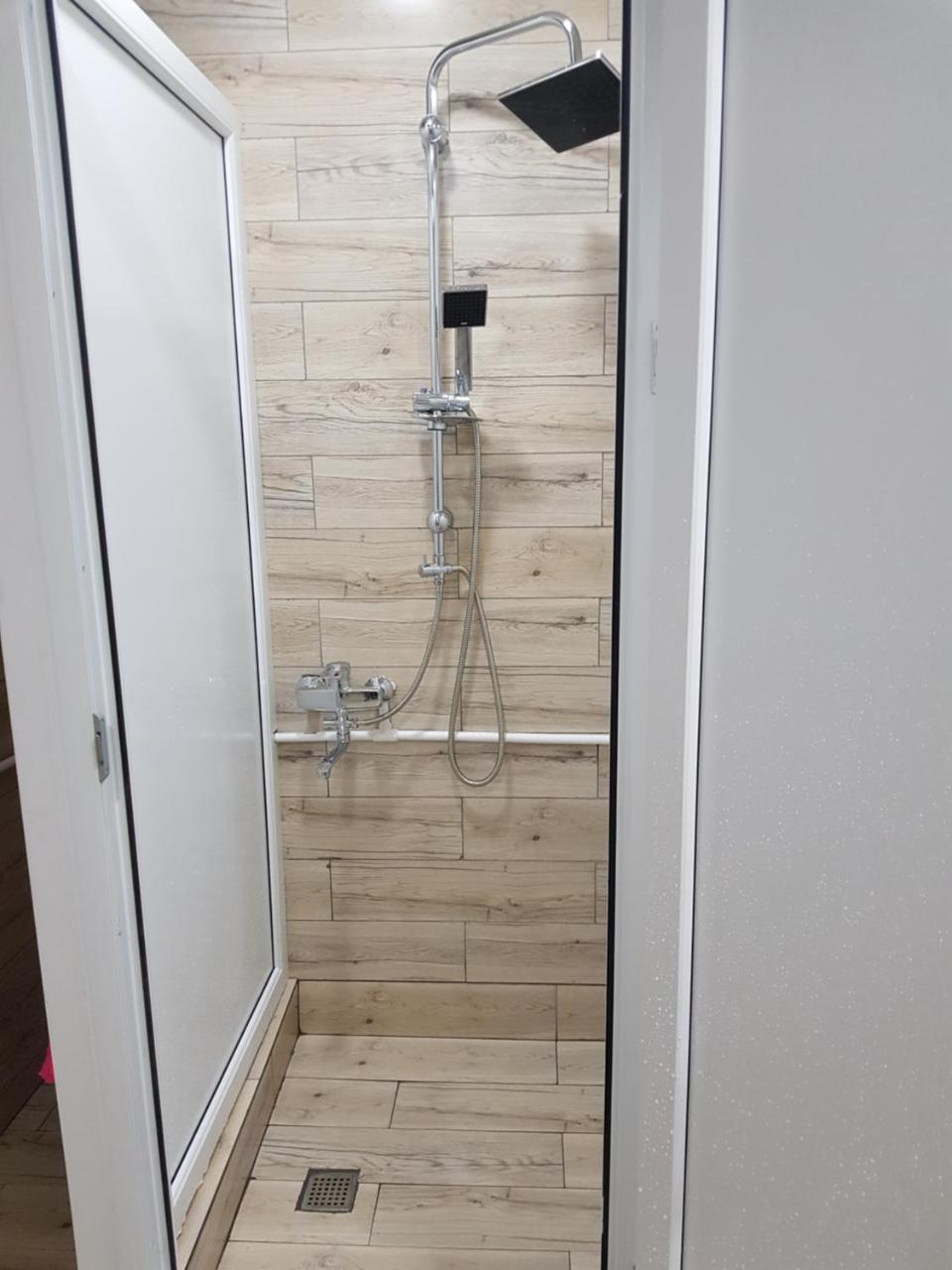 Blossom Hostel Updated ! Обновлено !!! City Center! Perfect Order!!! Snow-White Bed Linen!!! Идеальный Порядок!!! Белоснежное Постельное Белье!!! Центр Города !!! Тбилиси Экстерьер фото