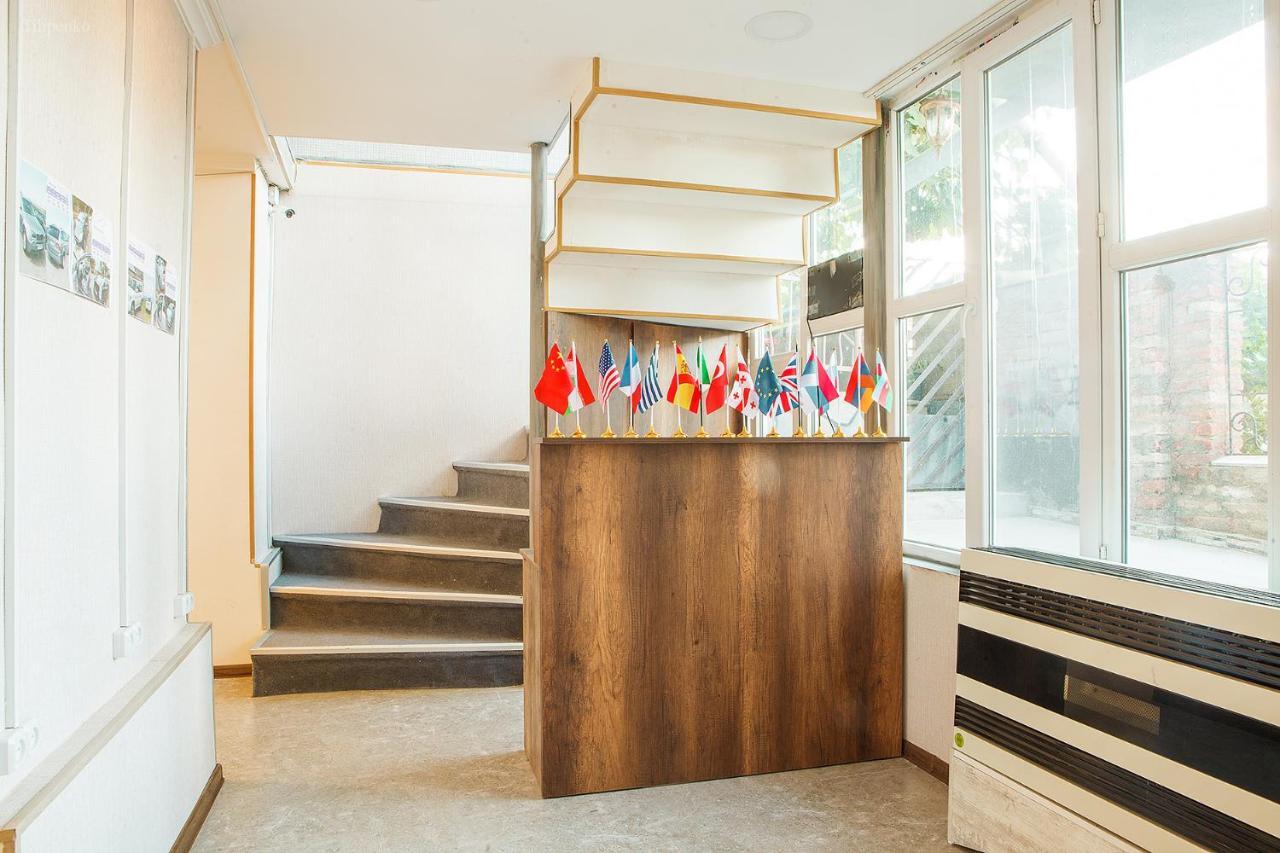 Blossom Hostel Updated ! Обновлено !!! City Center! Perfect Order!!! Snow-White Bed Linen!!! Идеальный Порядок!!! Белоснежное Постельное Белье!!! Центр Города !!! Тбилиси Экстерьер фото